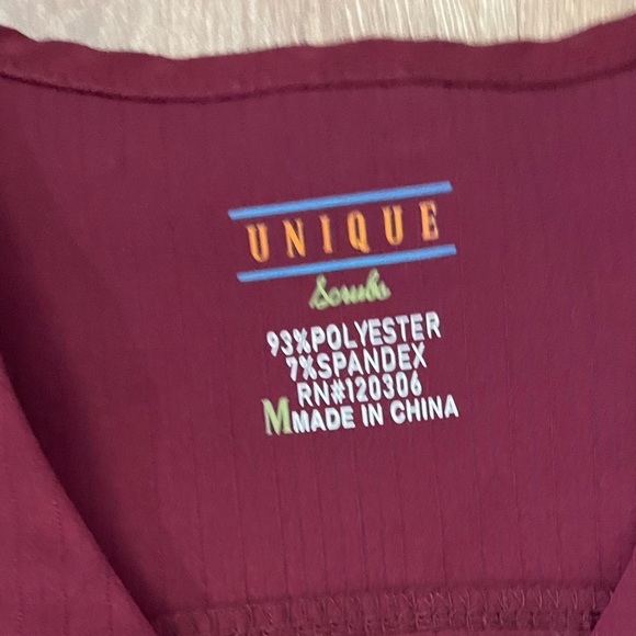 Women’s Medium Unique Scrubs Top - Picture 2 of 2